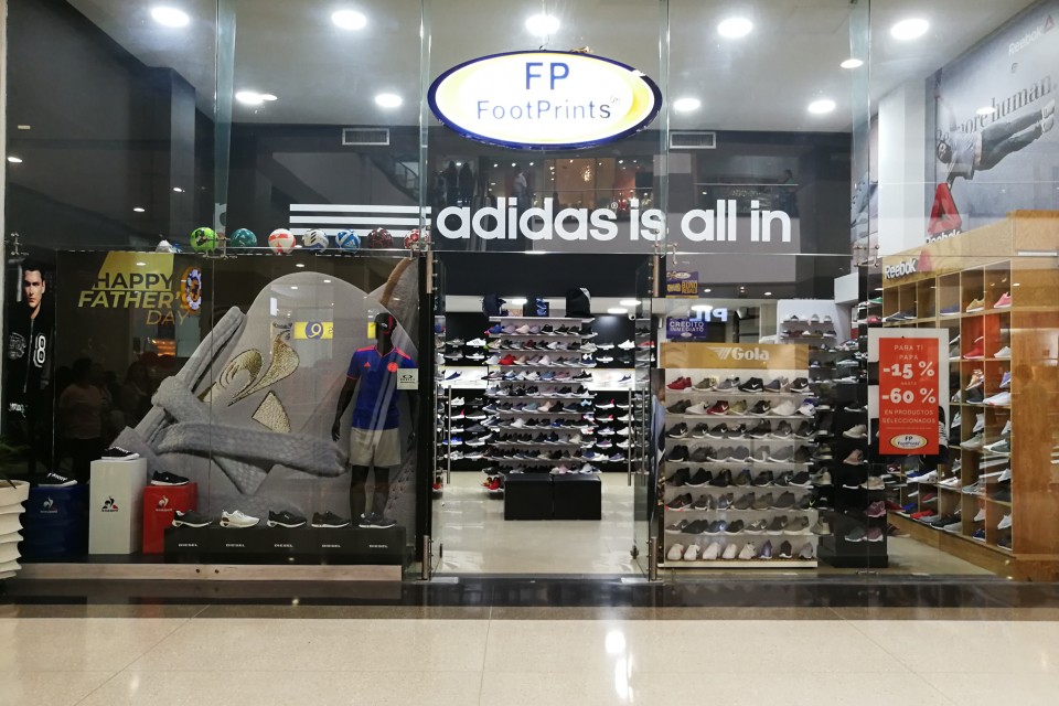 adidas megamall bucaramanga