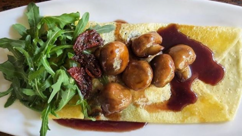 ESPINACA CON QUESO FETA Y CHAMPIÑONES GLASEADOS